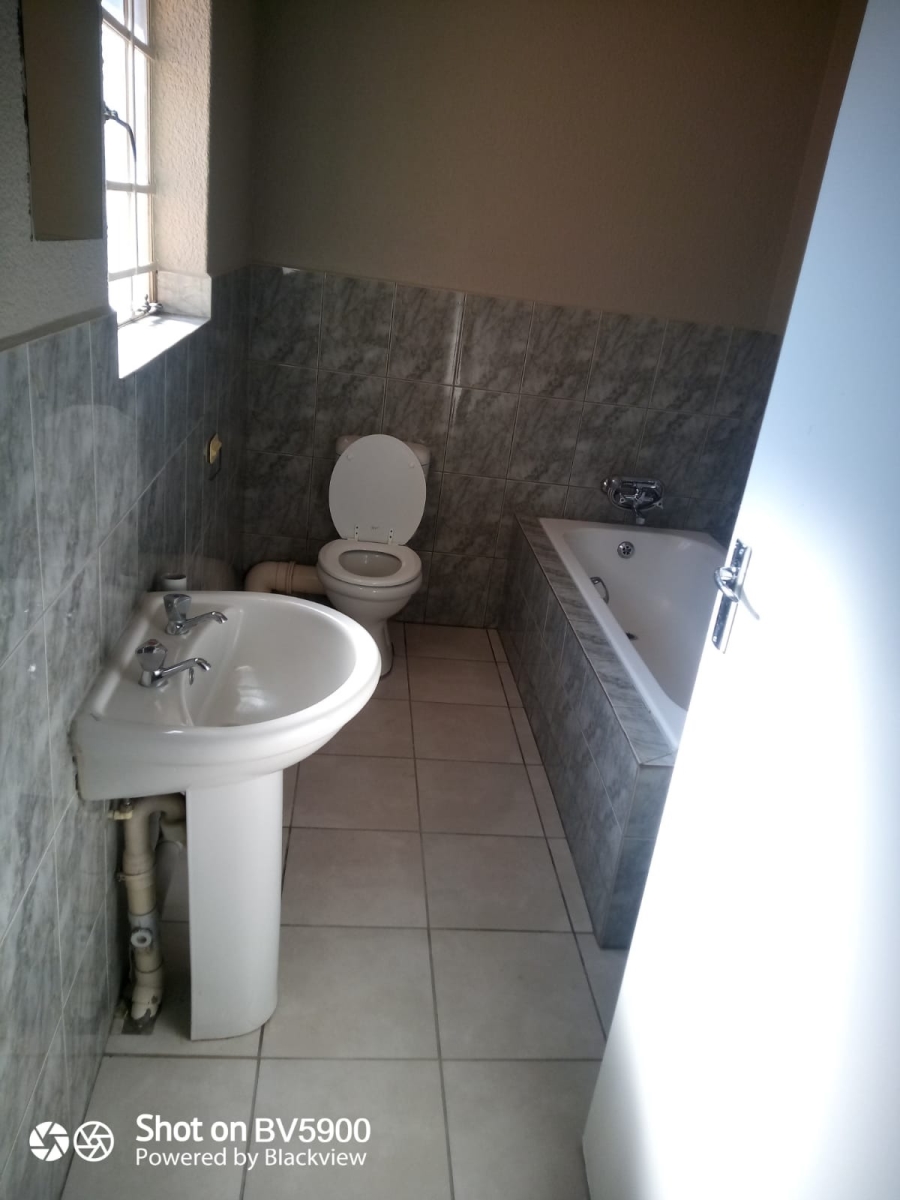 To Let 3 Bedroom Property for Rent in Bodorp North West